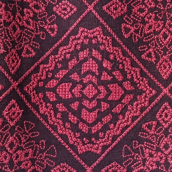 Search for Sanity embroidered size S mini skirt with lining - Picture 3 of 5